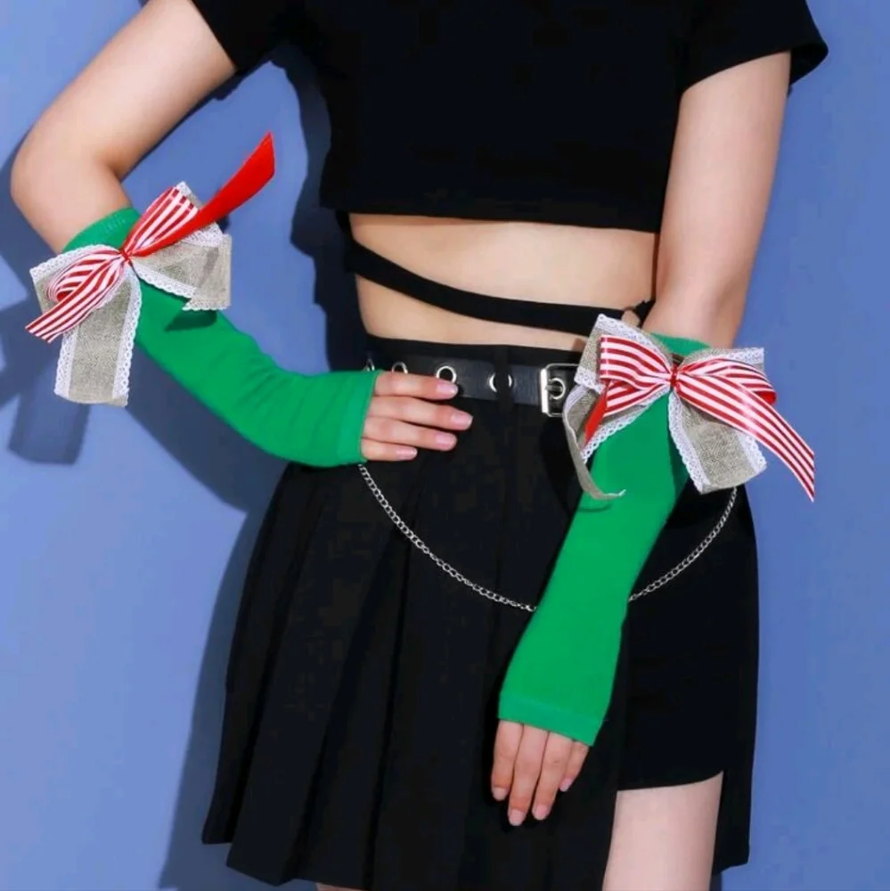 🍉5 for $25* Christmas Gloves